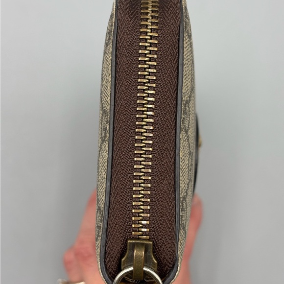 Gucci supreme zippy wallet with yellow interior - Picture 5 of 12